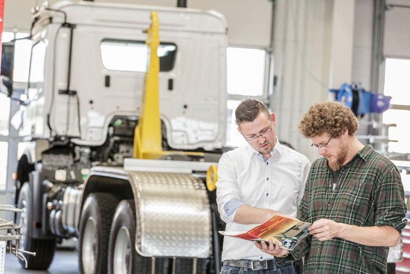 Hidrogrúas: ¿Comprar o Alquilar? Una Decisión Clave en tu Negocio